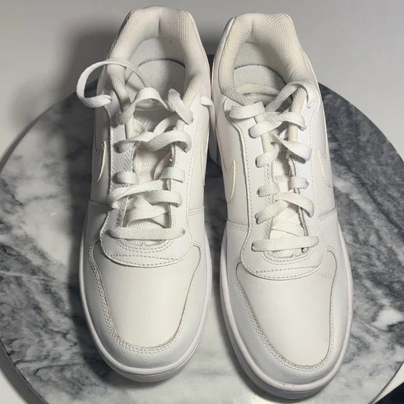 Women’s Nike White Sneakers - Picture 1 of 5